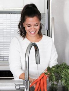 lindsay pleskot, dietitian, washing carrots